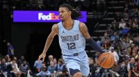 advertido,-ja-morant-desafia-nba-e-repete-gesto-de-arma-no-grizzlies