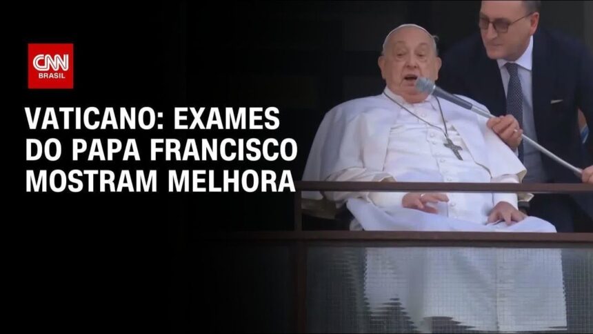papa-francisco-faz-primeira-aparicao-publica-apos-deixar-hospital