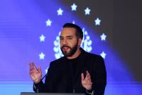 maduro-assina-decreto-de-emergencia-economica-na-venezuela;-entenda