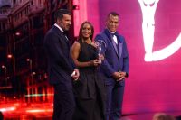 rebeca-andrade-dedica-premio-laureus,-o-oscar-do-esporte,-a-psicologa